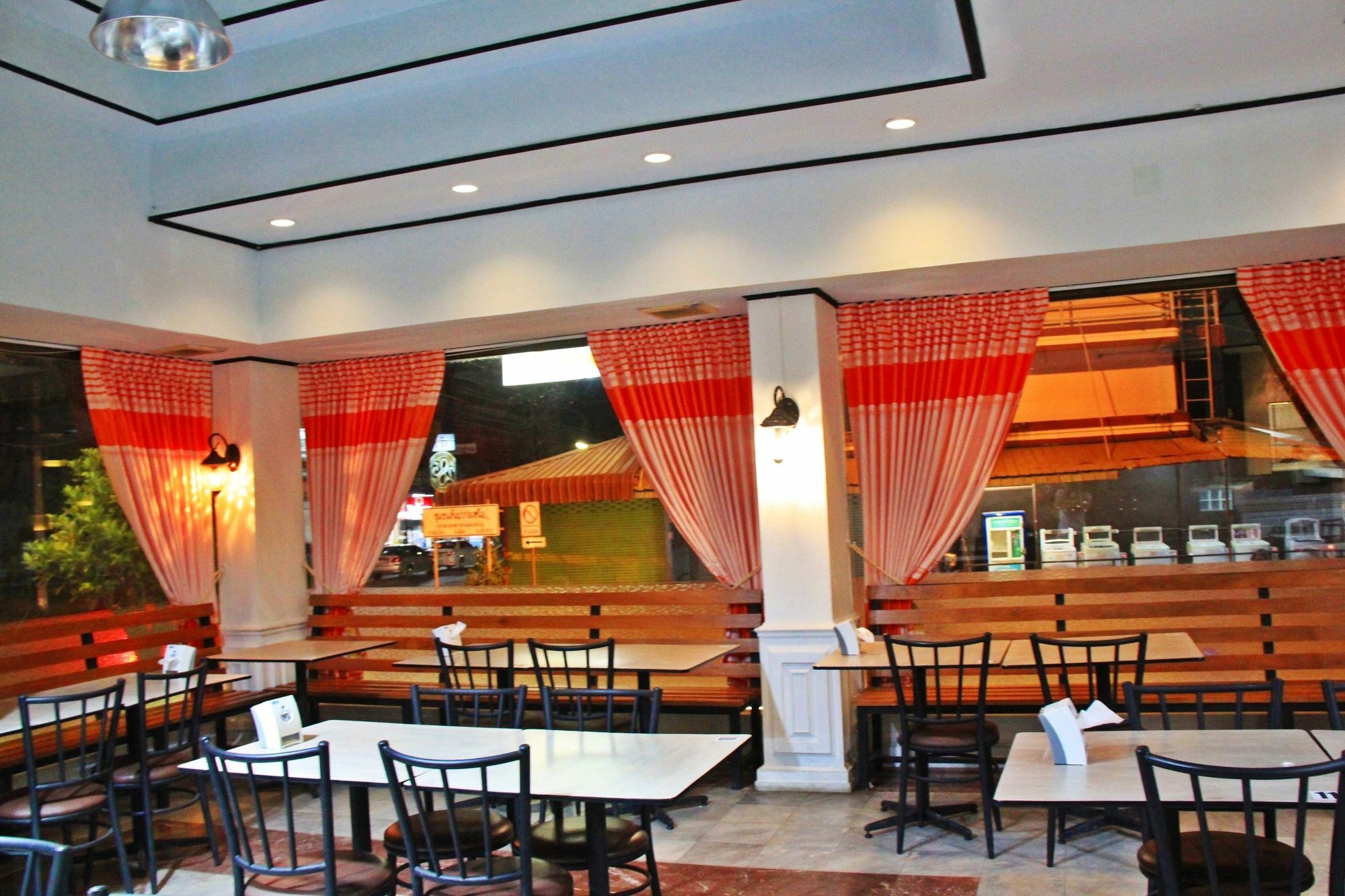 โรงแรมเรือนทิพย์ เชียงราย Ruean Tip Hotel Exteriör bild