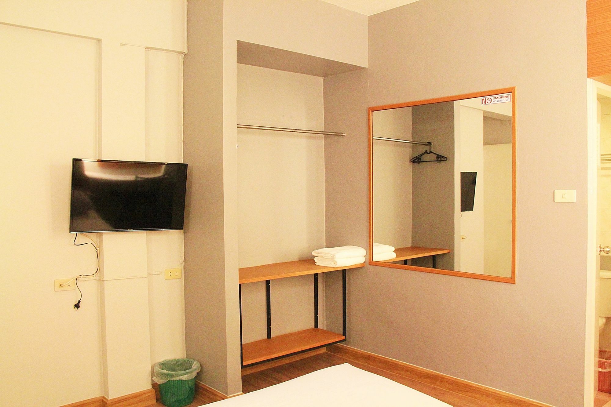 โรงแรมเรือนทิพย์ เชียงราย Ruean Tip Hotel Exteriör bild