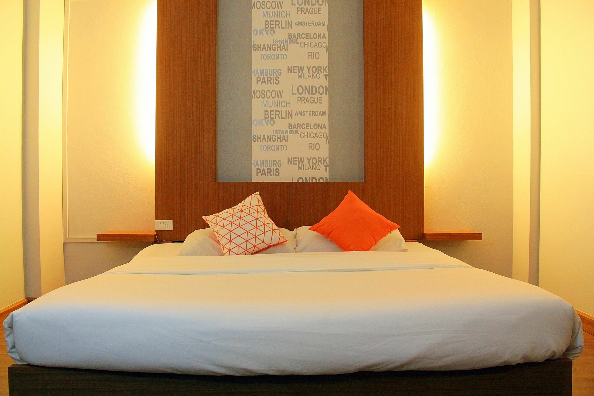โรงแรมเรือนทิพย์ เชียงราย Ruean Tip Hotel Exteriör bild