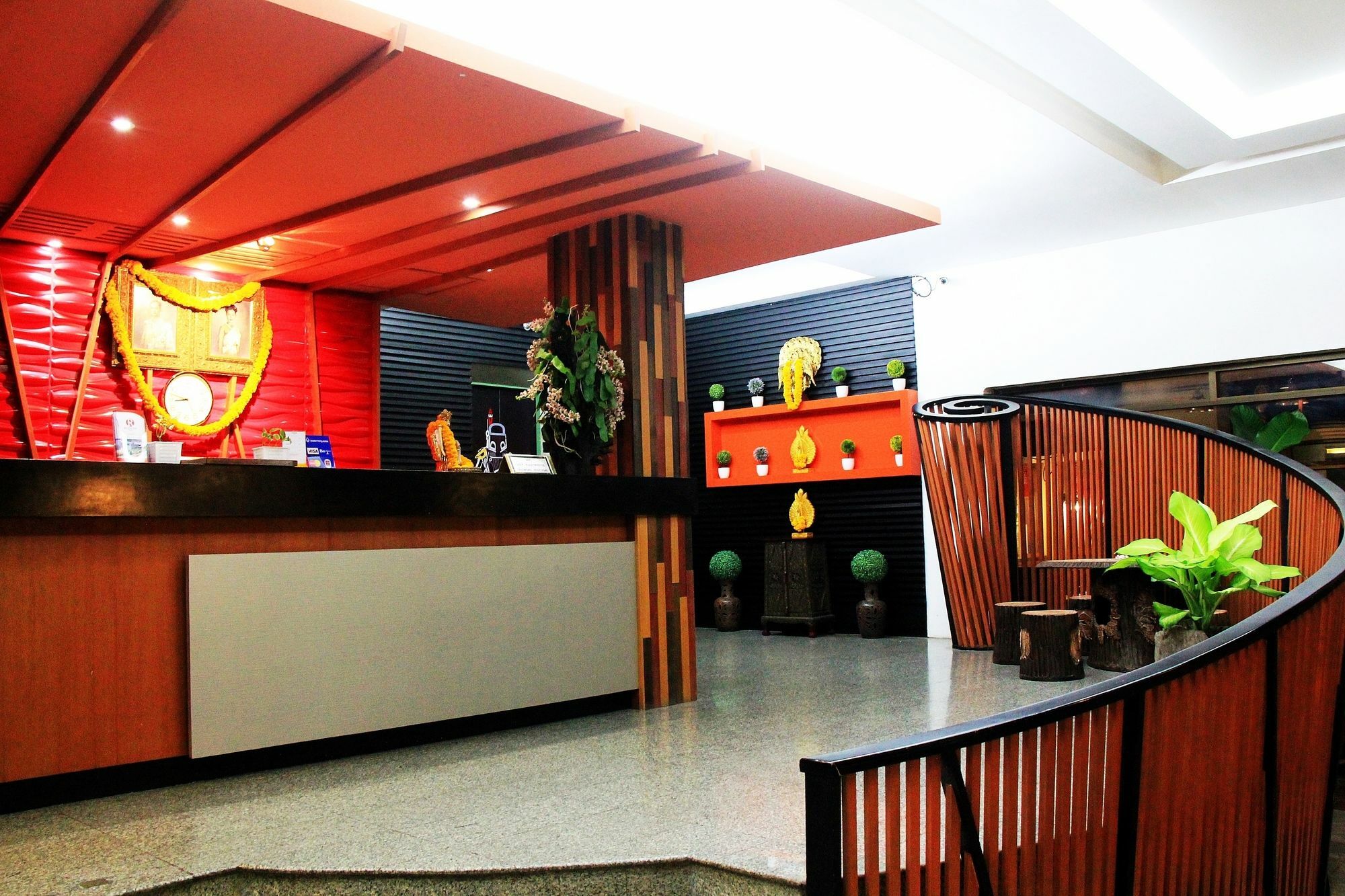 โรงแรมเรือนทิพย์ เชียงราย Ruean Tip Hotel Exteriör bild