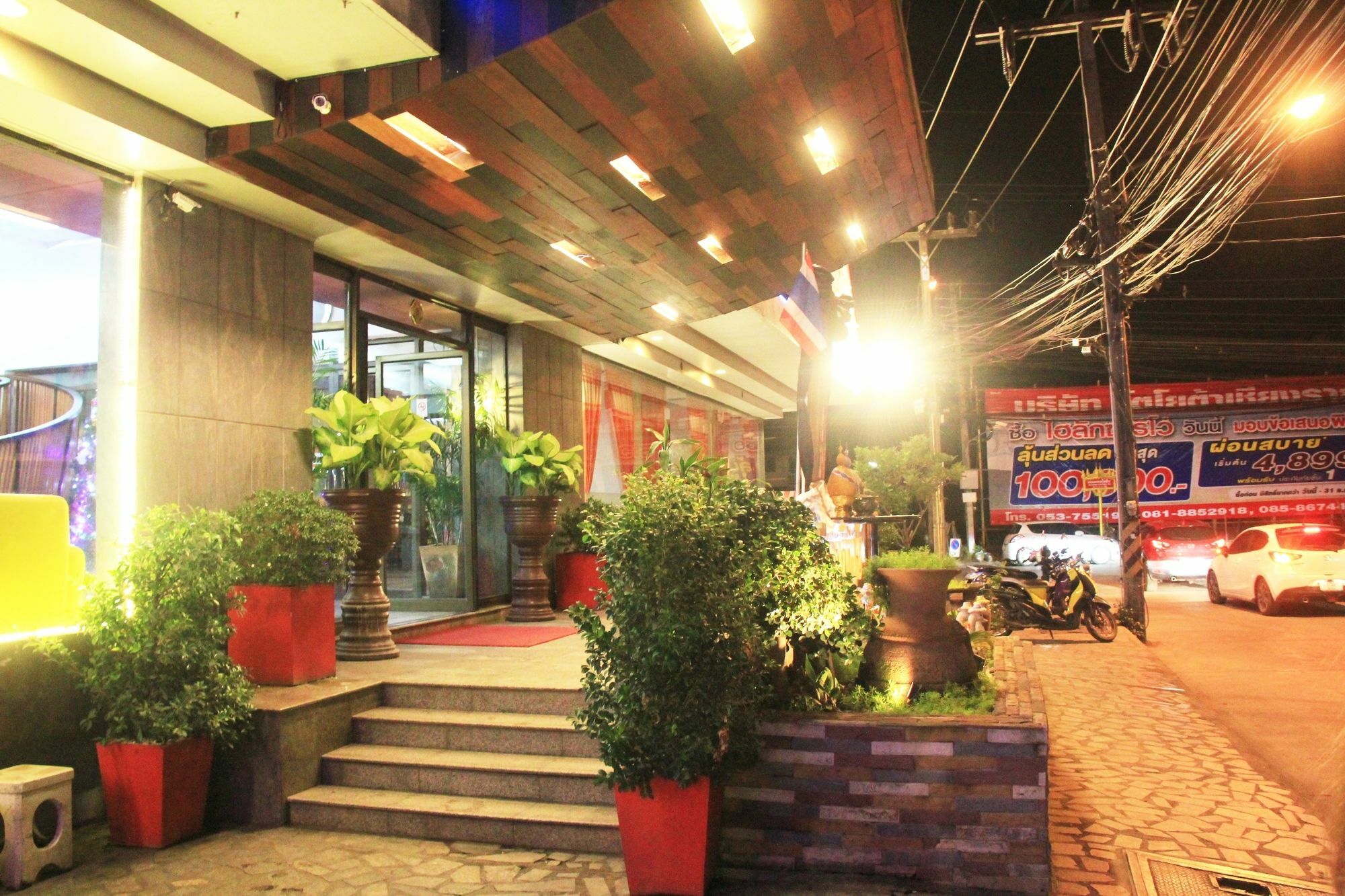 โรงแรมเรือนทิพย์ เชียงราย Ruean Tip Hotel Exteriör bild
