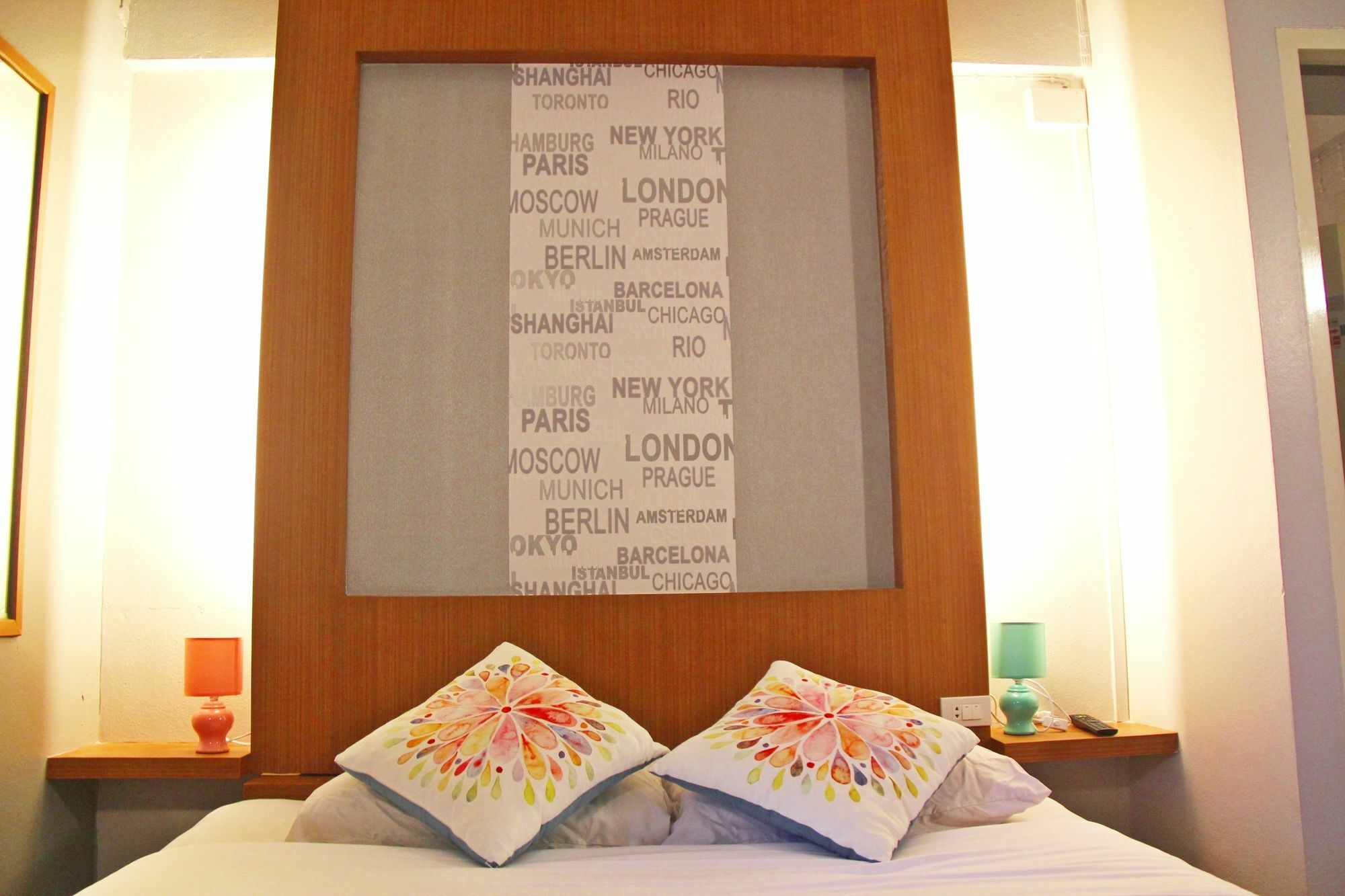 โรงแรมเรือนทิพย์ เชียงราย Ruean Tip Hotel Exteriör bild
